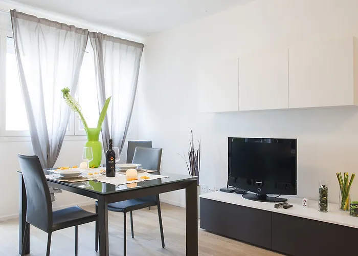 Erik Langer S. Sofia C. Battisti 아파트 *